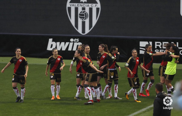 Jugadoras del Rayo Femenino celebrando un gol | Fotografía: La Liga