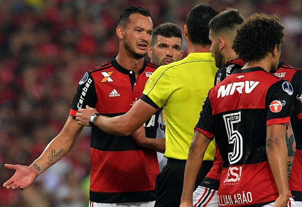 Réver foi um dos que criticou a arbitragem no Maracanã (Foto: Carl de Souza/AFP via Getty Images)