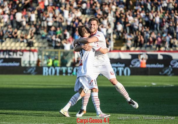 Los jugadores del Carpi celebran uno de los goles ante el Genoa | Foto: carpifc.com