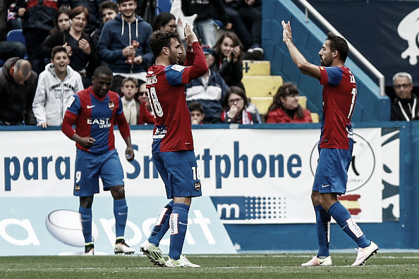 Victor Casadesus equalizes for Levante | Photo: Biel Alino (Getty Images)