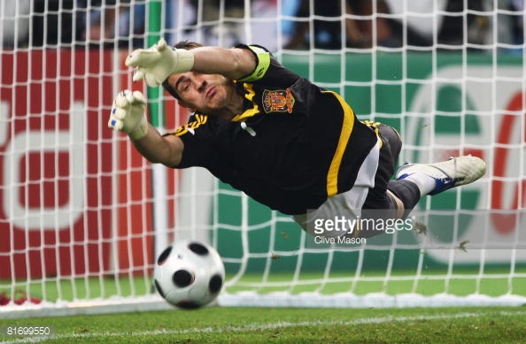 Casillas detiene uno de los penaltis. Foto: Getty images