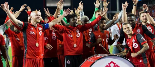 Los futbolistas de Toronto FC lo festejan con sus aficionados  // Imagen: Kevin Sousa - USA Today Sports