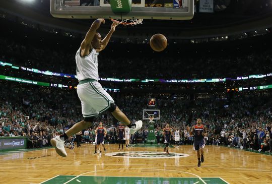 Boston Celtics guard Avery Bradley (0) dunks the ball during the game. Photo:David Butler II-USA TODAY Sports