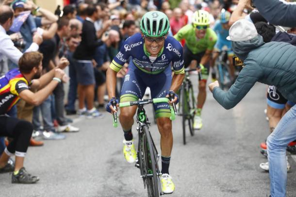 Chaves durante la disputa del Giro de Lombardía | Foto: Luk Benies (AFP)