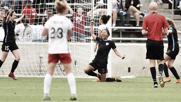 Yuki Nagasato scores for the Chicago Red Stars at Toyota Park in Bridgeview, IL on July 1, 2018 | Photo: NWSLsoccer.com