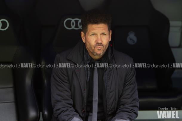 Simeone en el banquillo del Bernabéu la temporada pasada/ Foto: Vavel