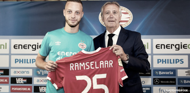 Foto: PSV.nl / Fichaje de Bart Ramselaar