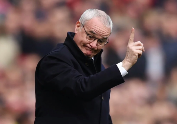 Ranieri negando una jugada de su equipo | Premier League