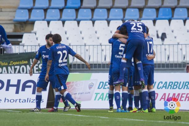 Los jugadores del Getafe celebran el postrero gol de Jorge Molina ante el Almería | LaLiga