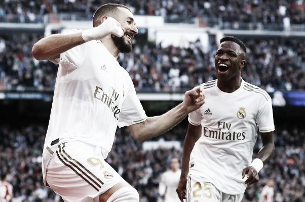 Karim Benzema y Vinicius celebran un gol juntos | Foto: Real Madrid