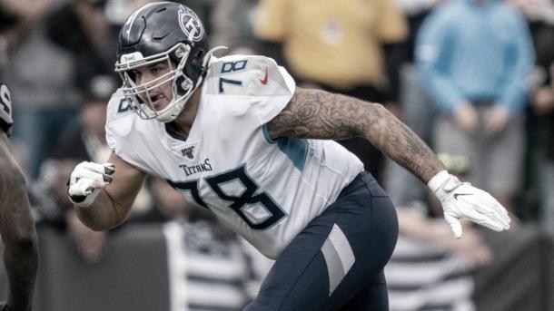 Jack Conklin se muda a Ohio para jugar con los Browns (foto Titans.com)