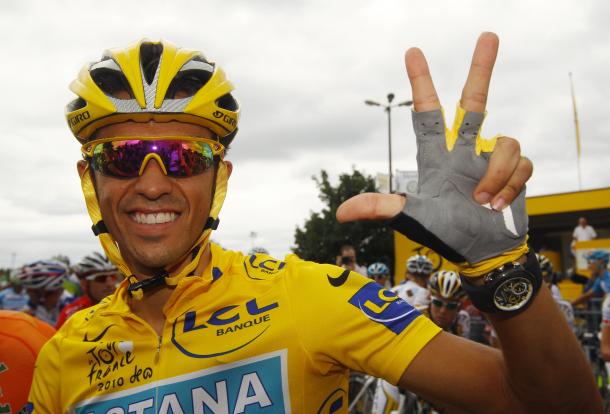 Contador celebrando su segundo Tour | Fuente: Getty Images