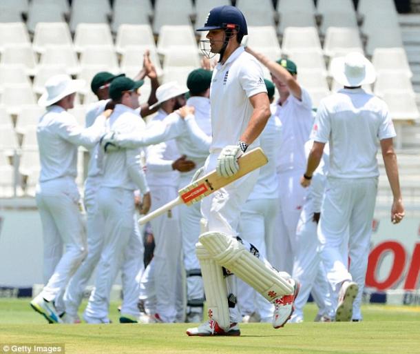 Cook walks off after being dismissed early (photo: getty)