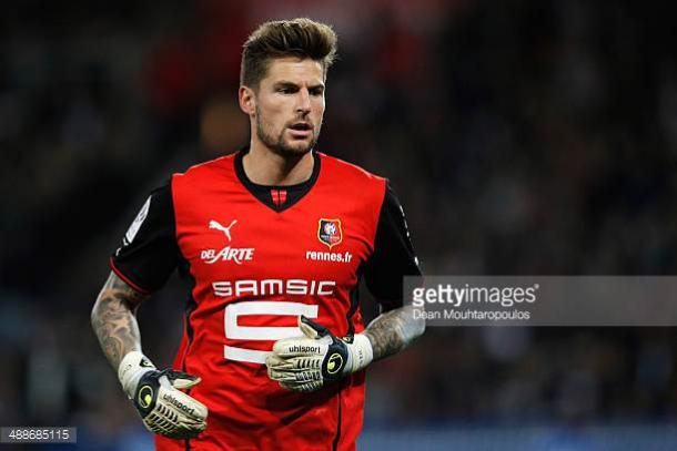 Benoit Costil could seen be on his way out of Stade Rennais | Photo: Getty/ Dean Mouhtaropulos