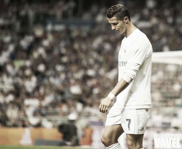 Cristiano Ronaldo con la elástica blanca. | FOTO: David Muñoz - VAVEL