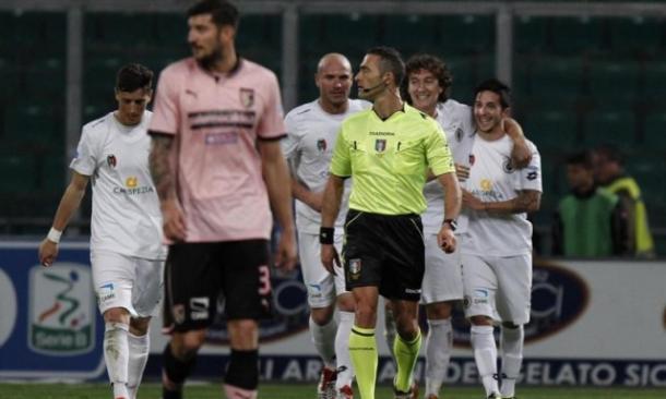 I giocatori dello Spezia gongolano dopo aver sbattuto fuori dalla Coppa Italia il Palermo. | google.it