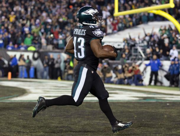 Darren Sproles scores the first touchdown of the night | Source: Yong Kim/Philadelphia Inquirer