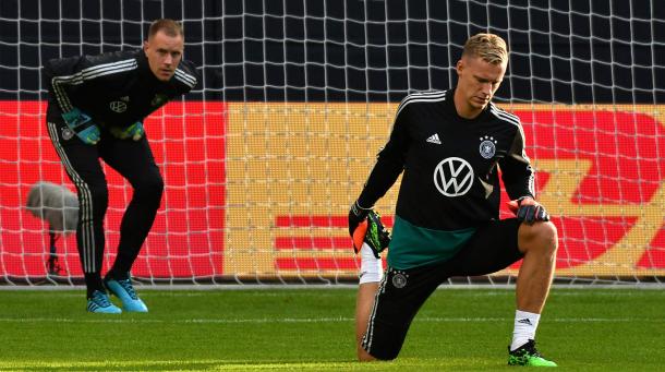 Ter Stegen (E), goleiro com muitas convocações, mas com poucas atuações na Seleção | Foto: Philipp Reinhard/DFB