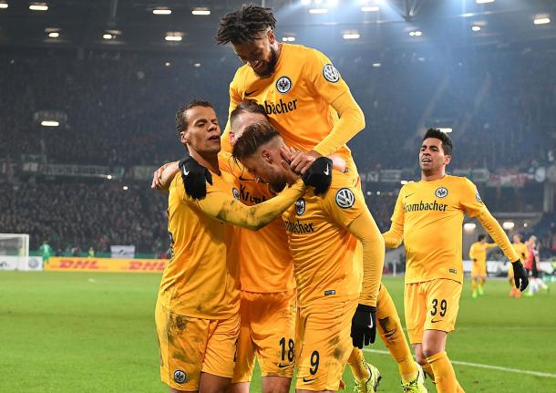 Seferovic celebrates what would be the winning goal. | Photo: Eintracht Frankfurt