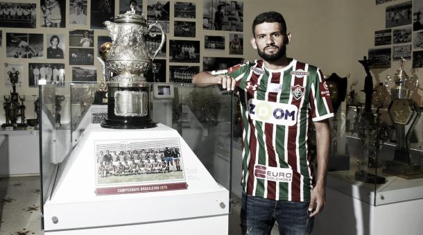 Jadson foi apresentado no Fluminense (Foto: Divulgação/Fluminense)