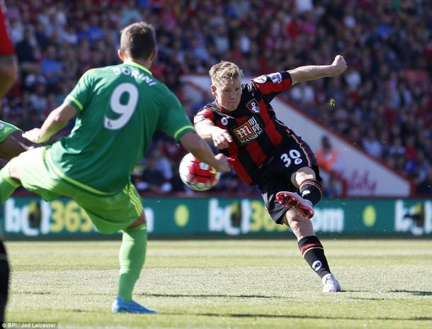 Matt Ritchie anotó un ode los mejors goles de la temporada |Foto: Daily Mail