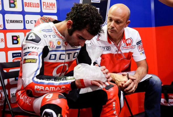 Petrucci icing his injured hand as much as he could | Photo: silnicnimotorky.cz