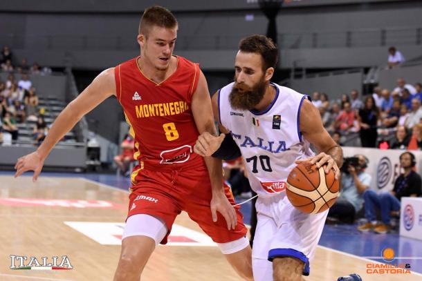 Datome in palleggio - Foto Italbasket Twitter
