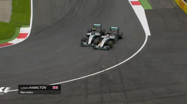 Choque entre Nico y Lewis / Fuente: @F1