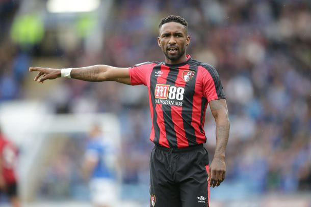 Defoe en el partido frente al Portsmouth | Fuente: afcb.co.uk