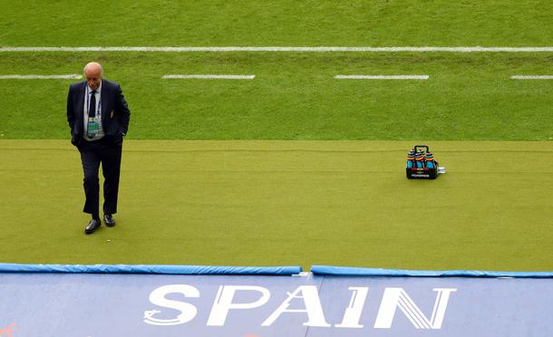 Il passo d'addio di Del Bosque, all'ultima gara sulla panchina della Spagna - Foto: www.ilpost.it