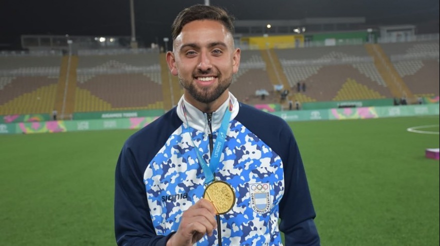 Demartini y la medalla de oro con la Selección Sub 23 en Lima 2019 (Foto: COA).