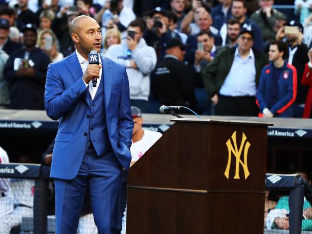 Jeter addresses Yankee Stadium during his retirement ceremony/Photo: Al Bello/Getty Images