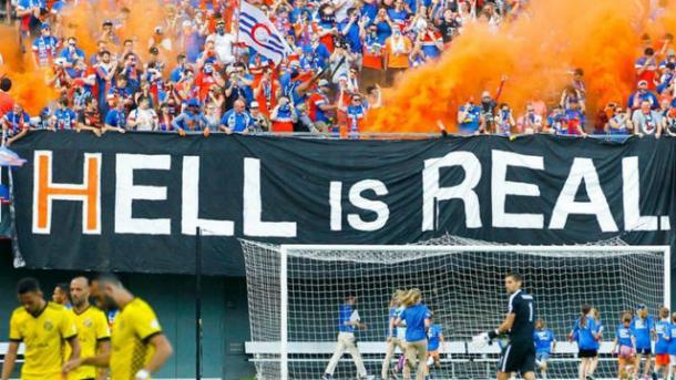 Nippert Stadium recibiendo al 'Hell Is Real' (WCPO.com)