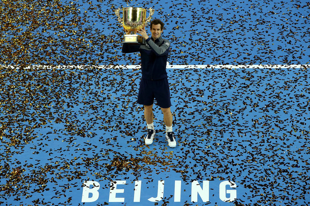 Murray with the trophy (Photo by Emmanuel Wong/Getty Images)