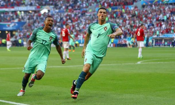 Ronaldo esulta dopo un pesantissimo goal che valse la qualificazione per il Portogallo.