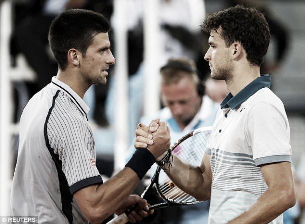 Djokovic y Dimitrov se saludan al finalizar su partido en Madrid 2013. Foto: Reuters