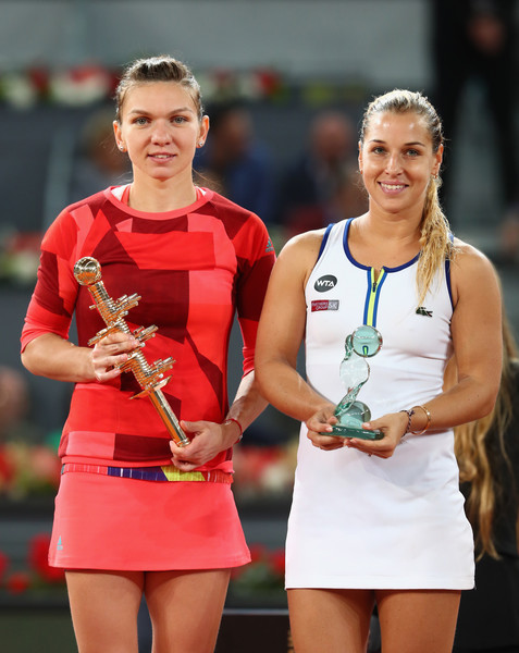 Cibulkova (right) with Simona Halep (left) holding her runner's up trophy (Photo by Julian Finney / Source : Getty Images)