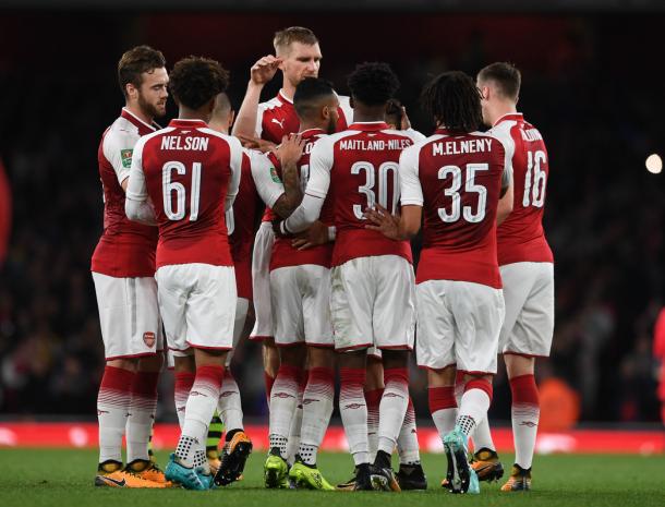 Los jugadores del Arsenal celebran el gol de Walcott ante el Doncaster | Fotografía: Arsenal