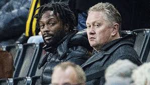 David Johnson pictured with the agent of AIK striker Alexander Isak, 16. | Photo: Johanna Lundberg / BILDBYRÅN