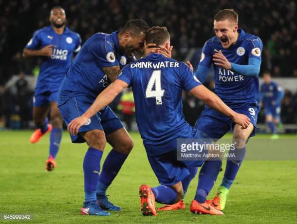 Drinkwater celebrates netting against Liverpool in Shakespeare's first game in charge | Photo : Getty/ Matthew Ashton - AMA