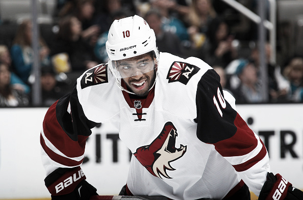 Anthony Duclair #10 of the Arizona Coyotes faces off against the San Jose Sharks at SAP Center on February 13, 2016 in San Jose, California. (Photo by Rocky W. Widner/NHL/Getty Images)