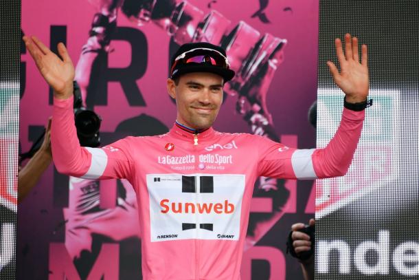 Tom Dumoulin con el primer maillot de líder | Fuente: Giro Italia