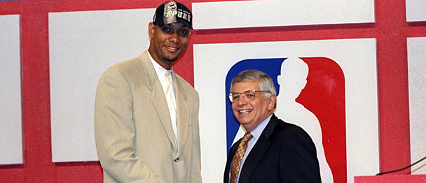 Tim Duncan en el Draft de 1999. | Fuente: nba.com