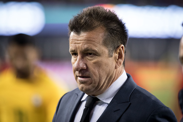 Dunga, enfim, caiu (Foto: Ira L. Black/Getty Images)