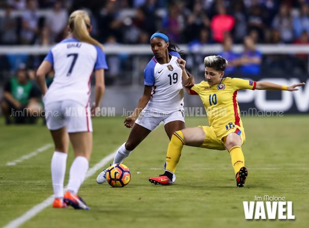 Dunn couldn't find the back of the net against Romania, despite being a threat. | Photo: VAVEL USA