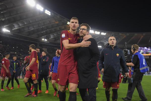 Dzeko y Di Francesco celebrando la reciente victoria de la Roma ante la Lazio ((2-1) / Foto: AS Roma