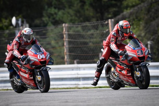 Los pilotos del Ducati Team durante el GP de la República Checa. Imagen: MotoGP