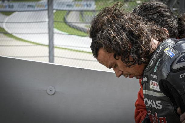 Ambos pilotos salieron por su propio pie. Imagen: MotoGP
