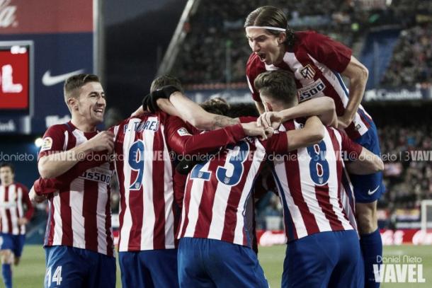 Torres celebrando el gol de la victoria junto a sus compañeros frente al Betis | Foto: Daniel Nieto - VAVEL.com
