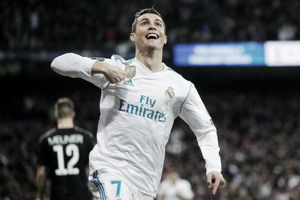 Ronaldo se señala a sí mismo tras anotar al PSG I Foto: Real Madrid